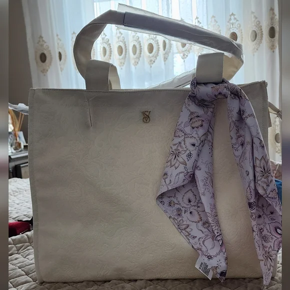 Victoria's Secret White Tote Bag with Floral Scarf - Picture 6 of 8